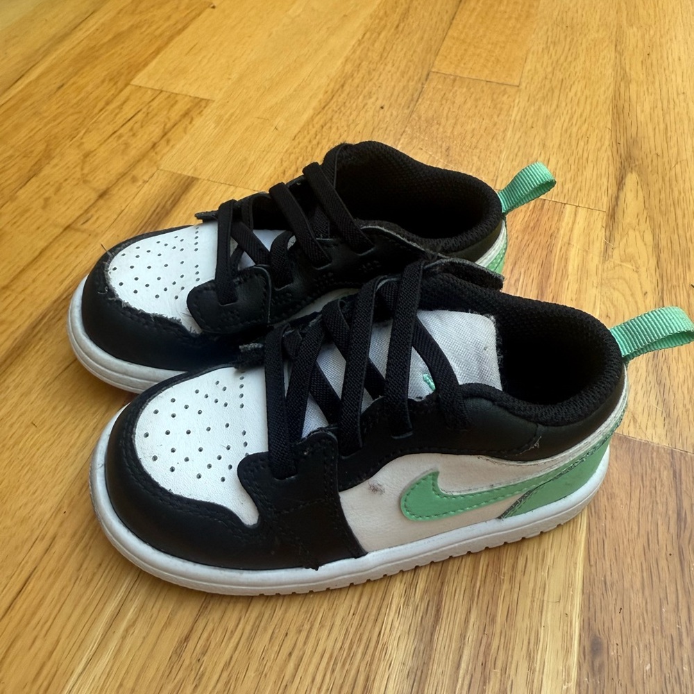 Nike Air Jordan Shoes with Hidden Velcro Close - Easy on/off - Toddler Size 8C